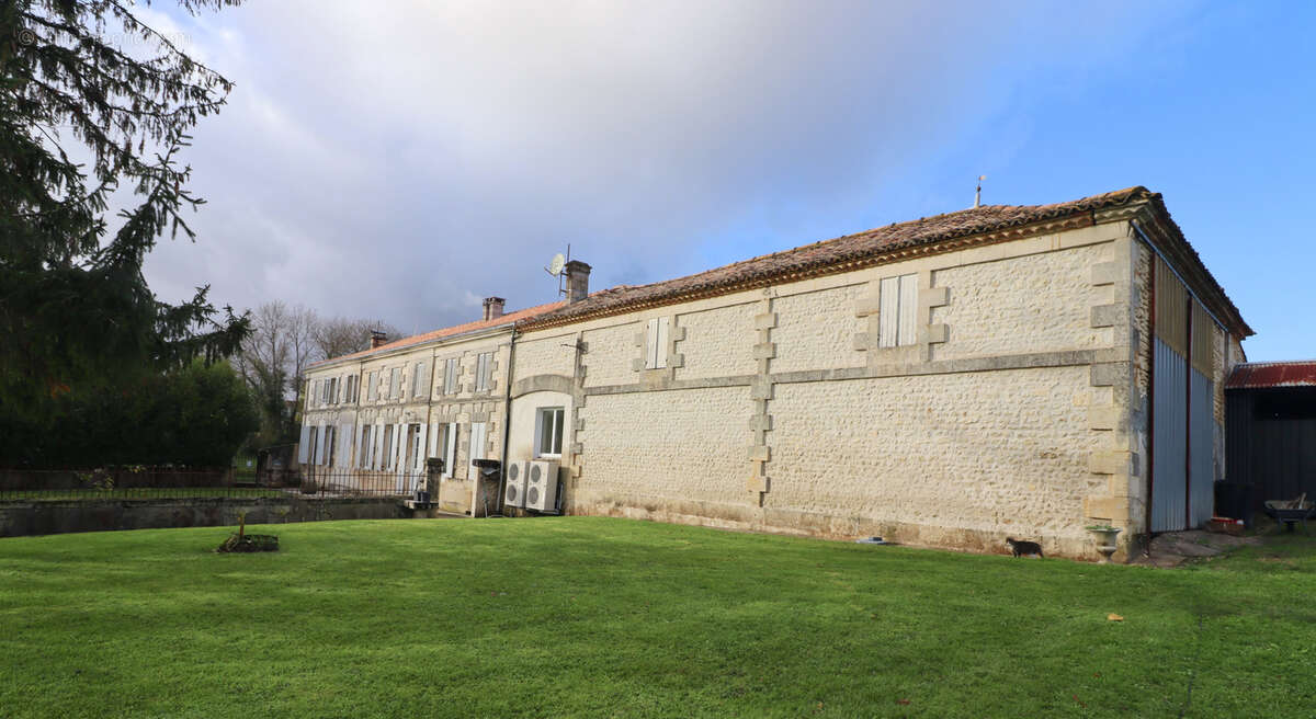 Maison à SEMOUSSAC