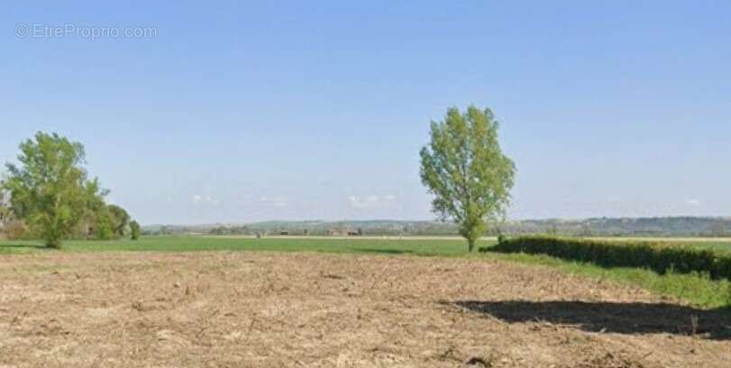 Terrain à CAUJAC