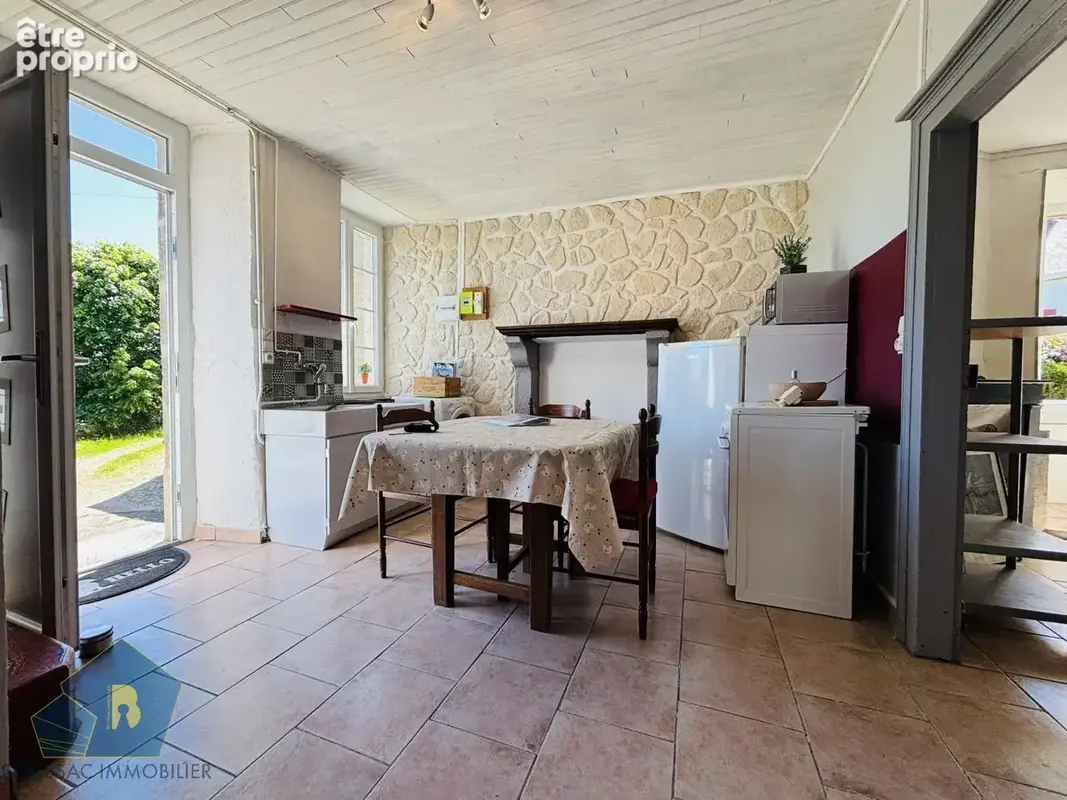 Maison 55 m² à Saint-Pierre-Le-Bost  - photo 2