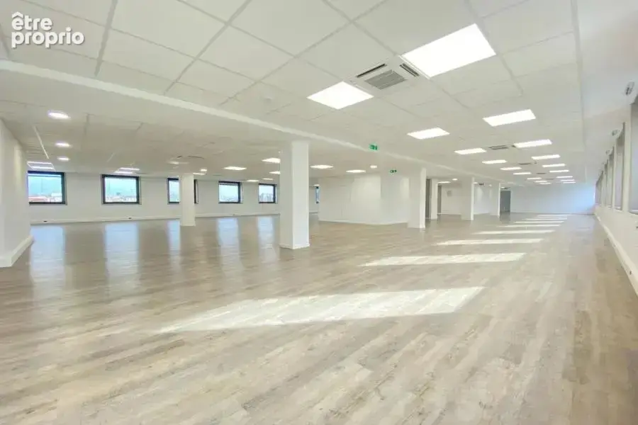 Boulogne Nord, dans un immeuble de bon standing, CORPIMMO vous propose à la vente une surface de bureaux entièrement rénovée lib - photo 2