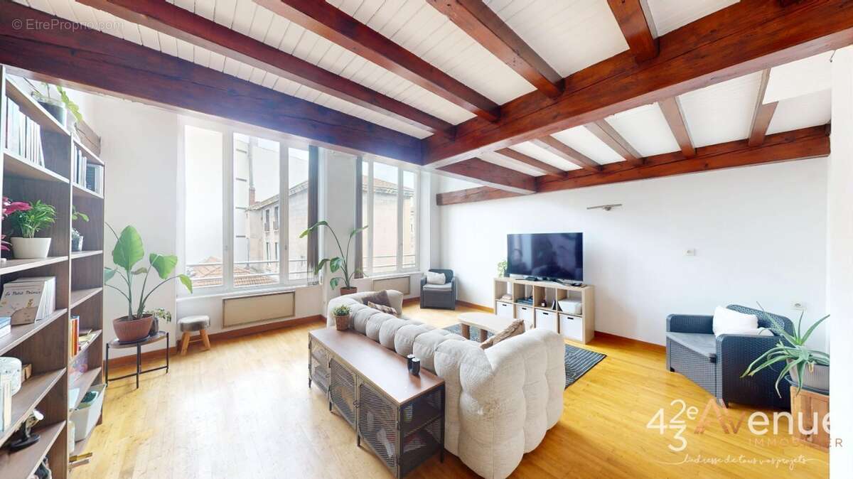 Appartement 100 m² à Saint-Etienne  - photo 8