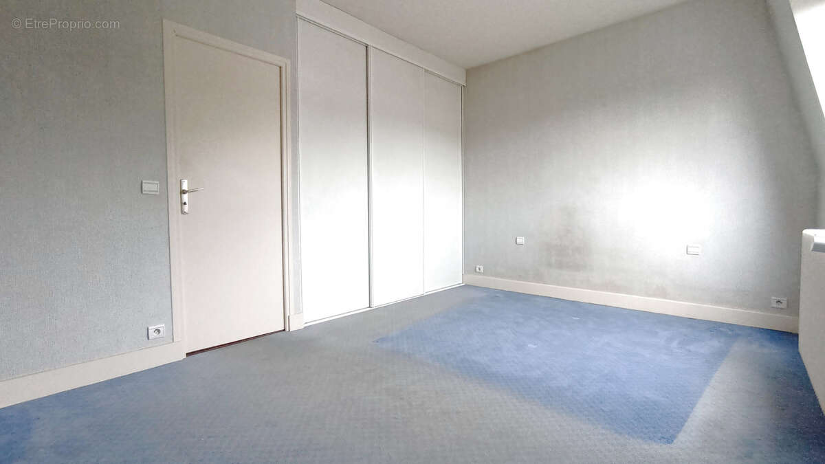 Appartement à VILLE-D'AVRAY