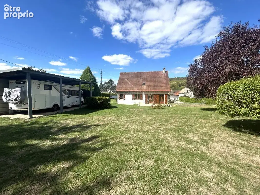 Maison T7 de 158 m² sur terrain plat de 1400 m² avec double garage et carport à Blaru - photo 3