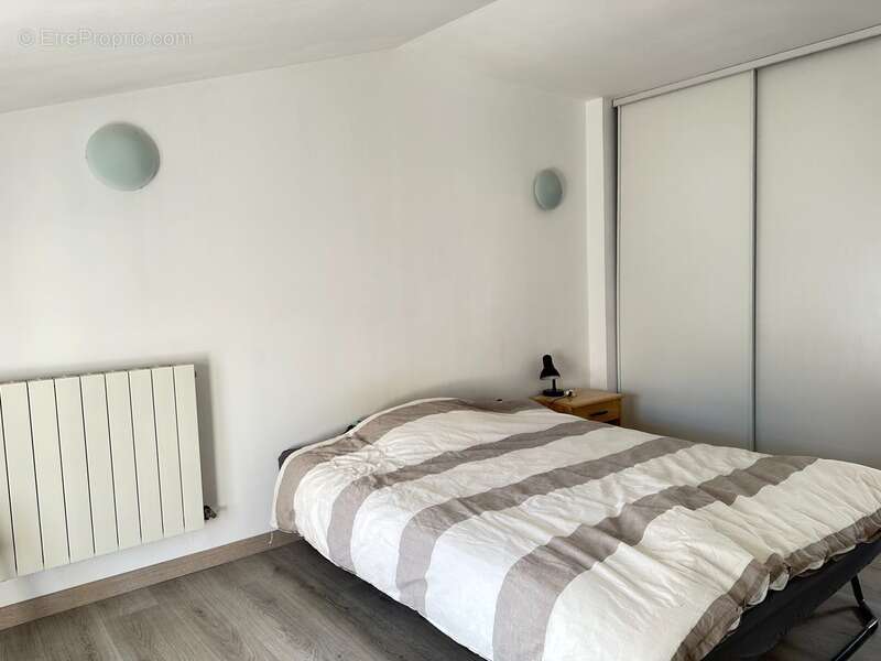 Maison de village, 5 pièces avec cour et garage VINON SUR VERDON (83) - photo 15