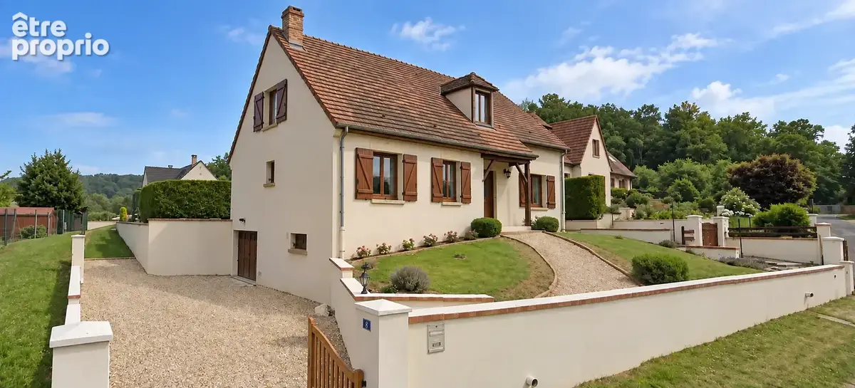 Maison familiale de 139 m2   5 chambres, sous-sol complet et terrain de 700 m2 - photo 1