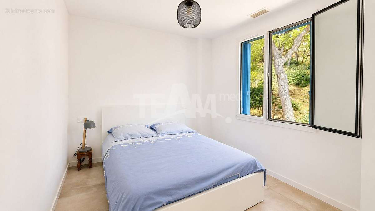 SÈTE  Maison rénovée avec vue panoramique sur la mer, terrasse de 60 m² et terrain de 890 m² - photo 12