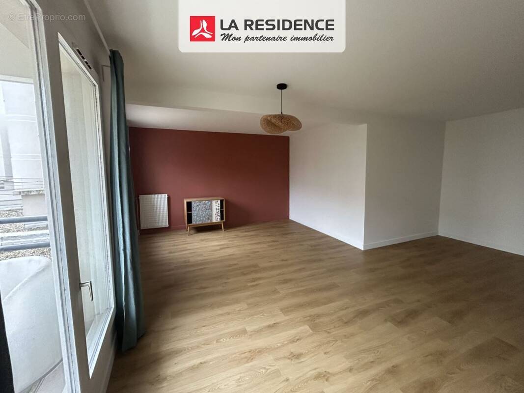 Appartement à MONTIGNY-LE-BRETONNEUX