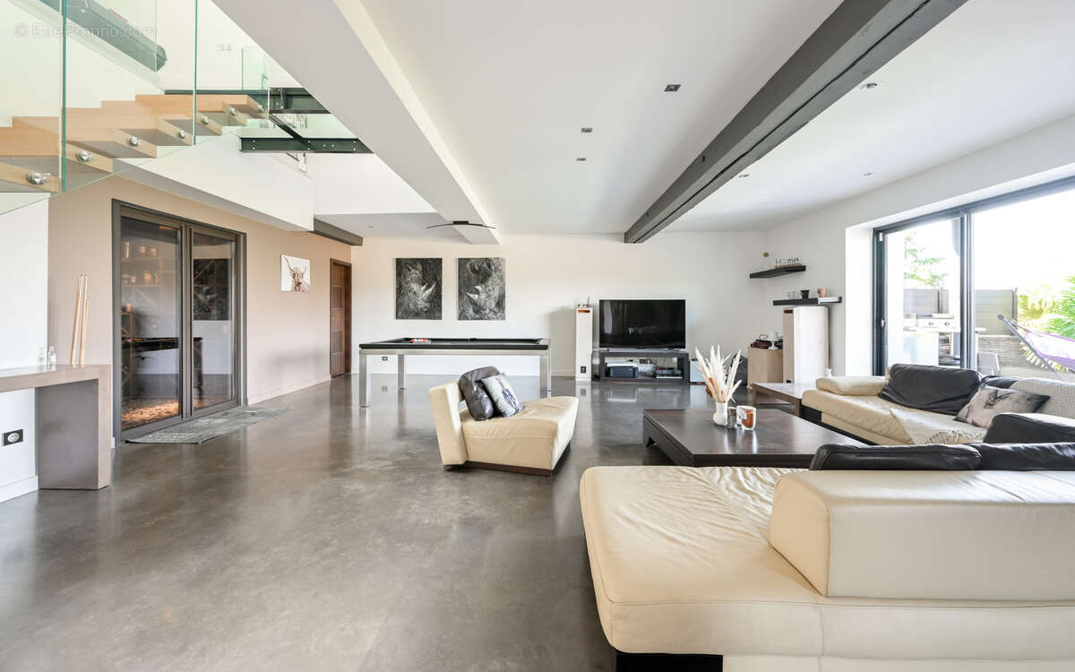 Maison à CHAMPAGNE-AU-MONT-D&#039;OR