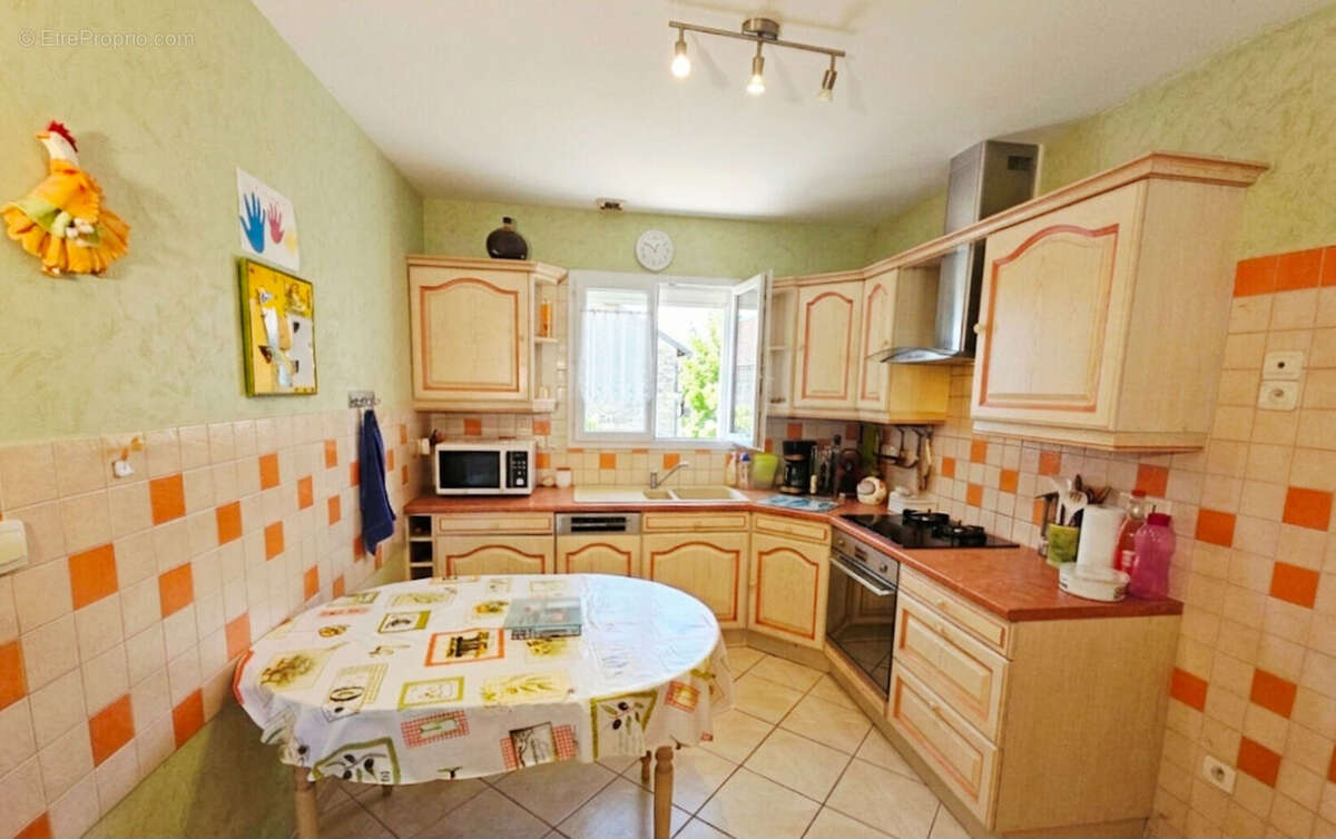 Maison à DONGES