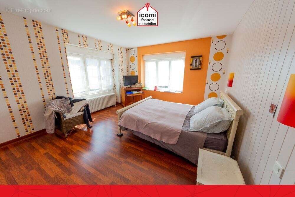 Finistere - ploudalmézeau (29830) - a vendre - appartement t5 133m² - 4 chambres - dalle beton - seul a l'etage - garage - beau  - photo 7