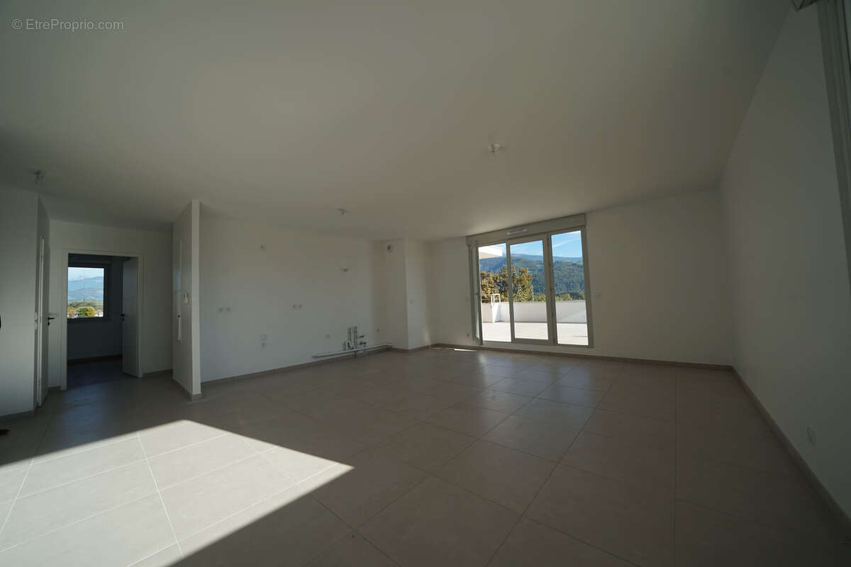 Appartement à MEYLAN