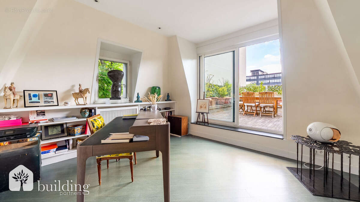 Appartement à COURBEVOIE