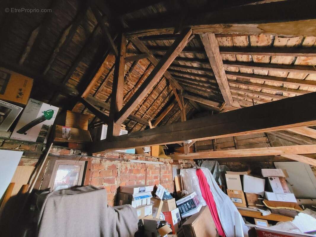 Maison à AVESNES-SUR-HELPE