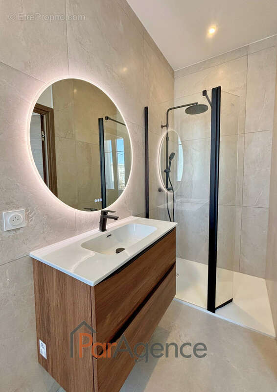 Maison entièrement rénovée - Grand sous-sol - Centre-ville - photo 24