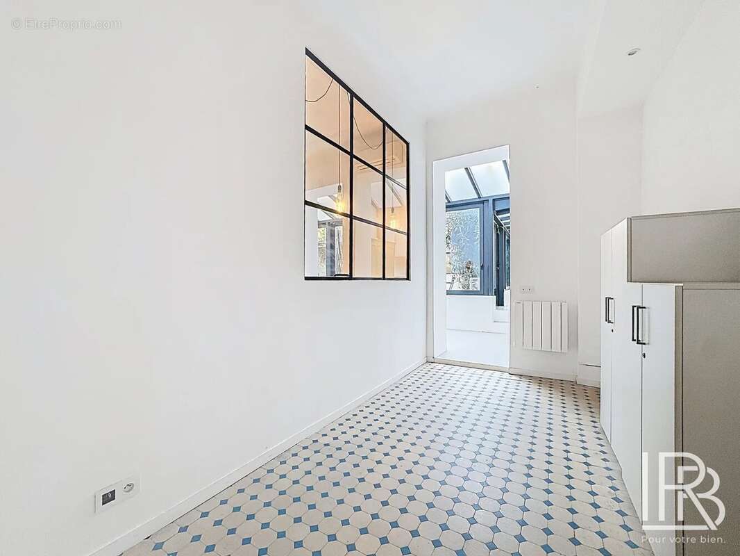 Appartement à MARSEILLE-1E