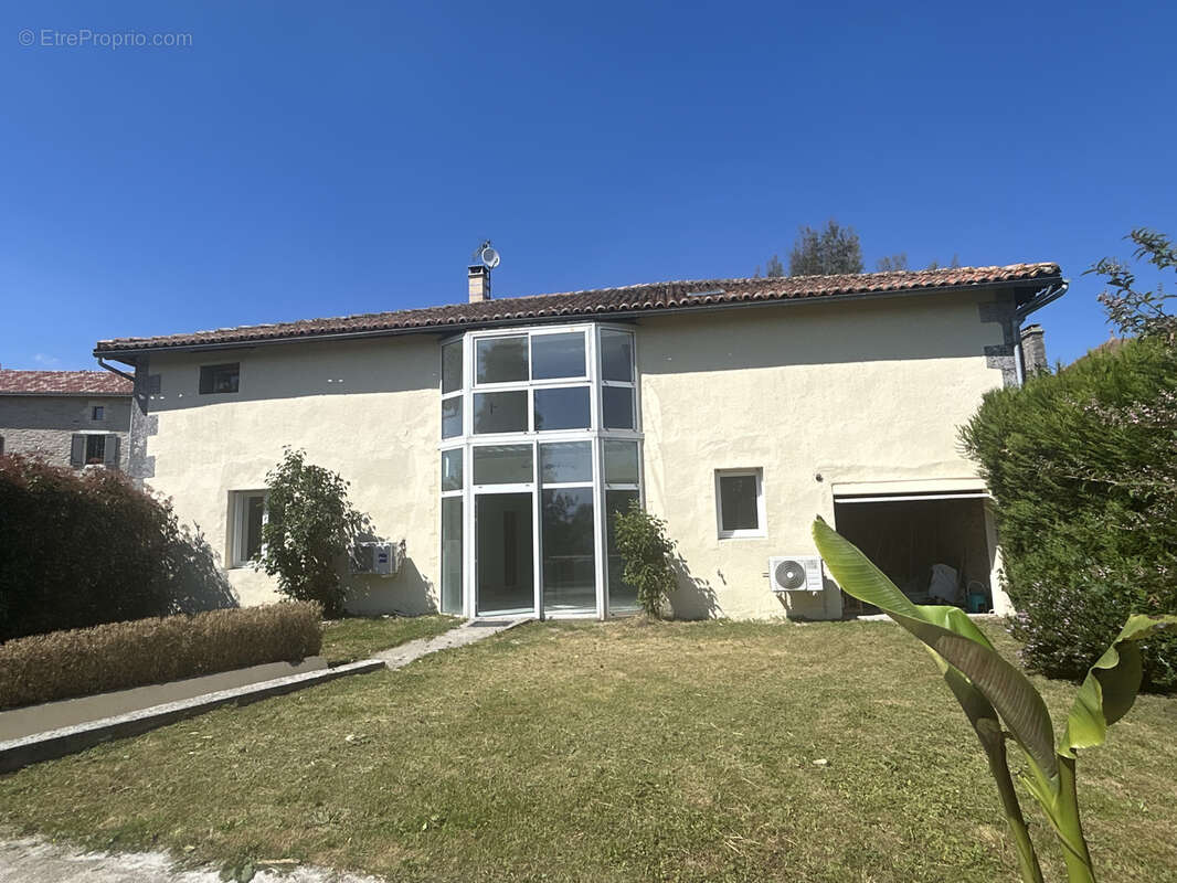 Maison à MONTEMBOEUF