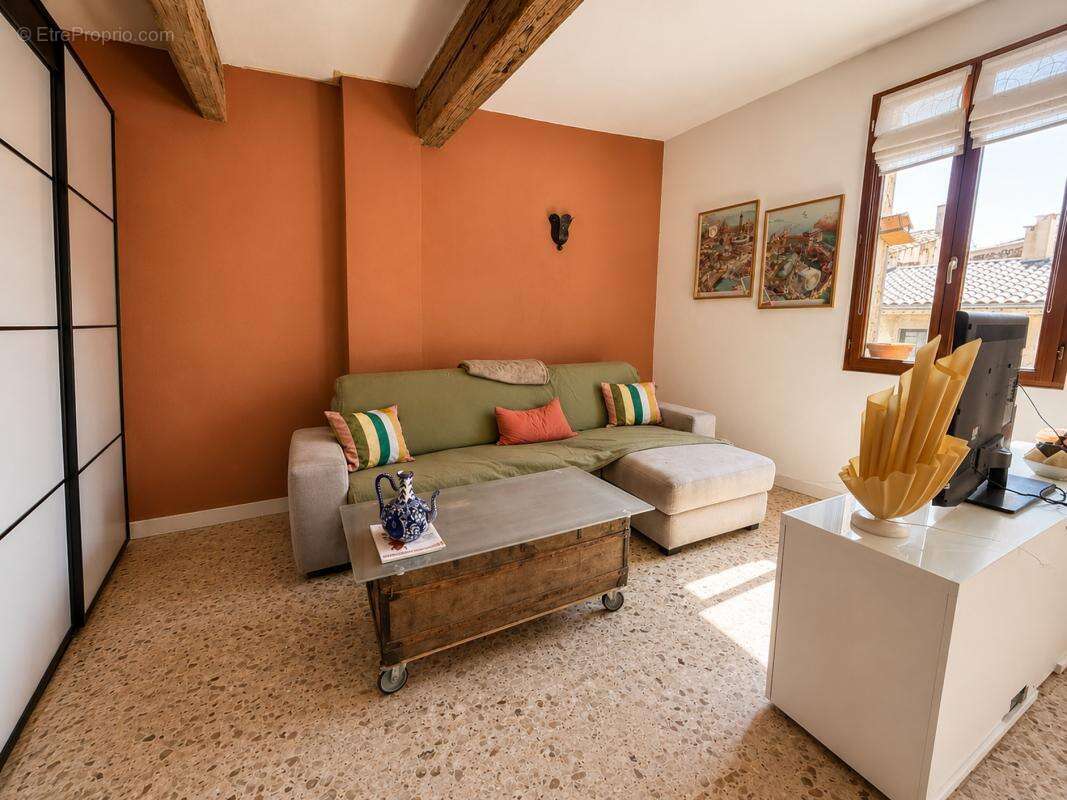Appartement à SAINT-LAURENT-D'AIGOUZE