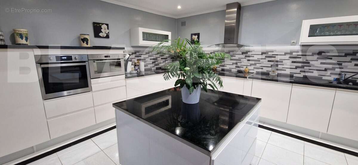 3 - Maison à COURLON-SUR-YONNE