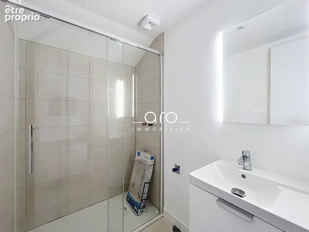 Maison 104 m² à Camphin-En-Pevele  - photo 7