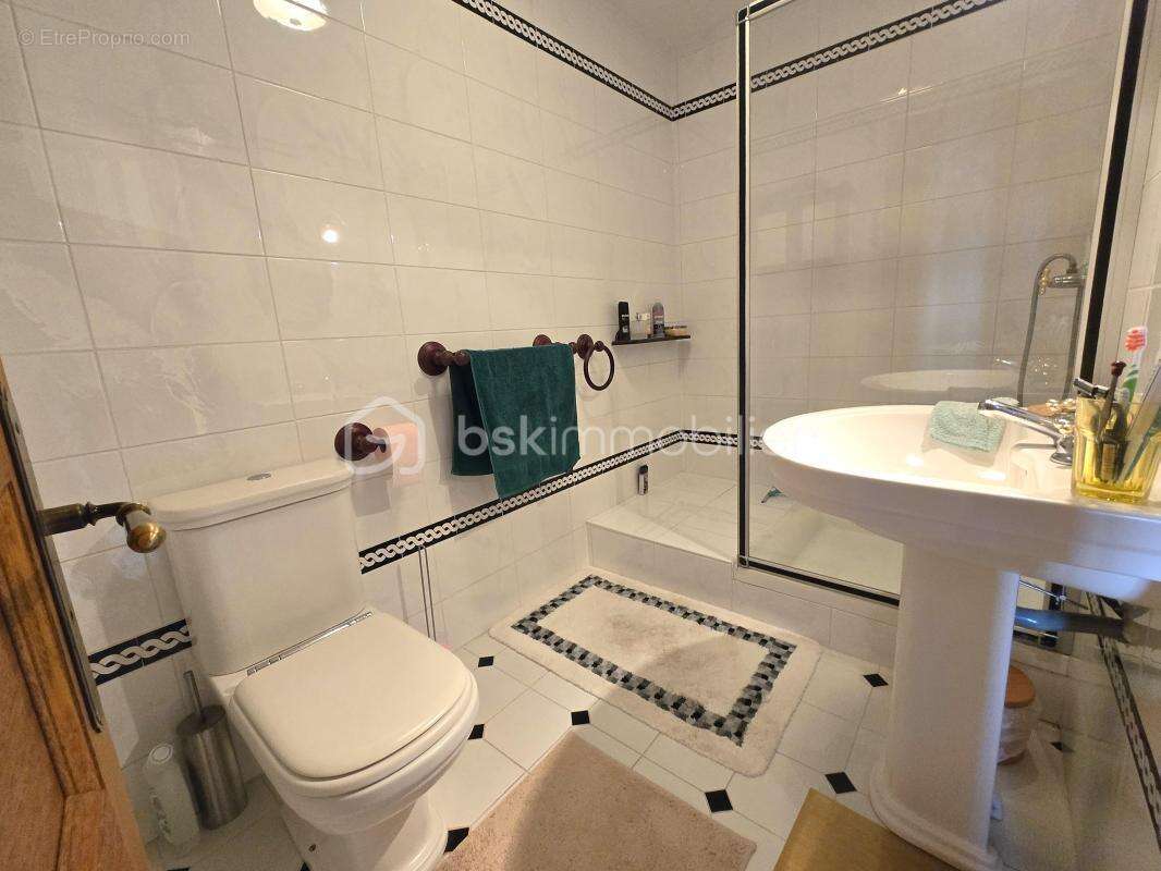 Maison de caractère - Volume, élégance et charme authentique - 182 m² - photo 13