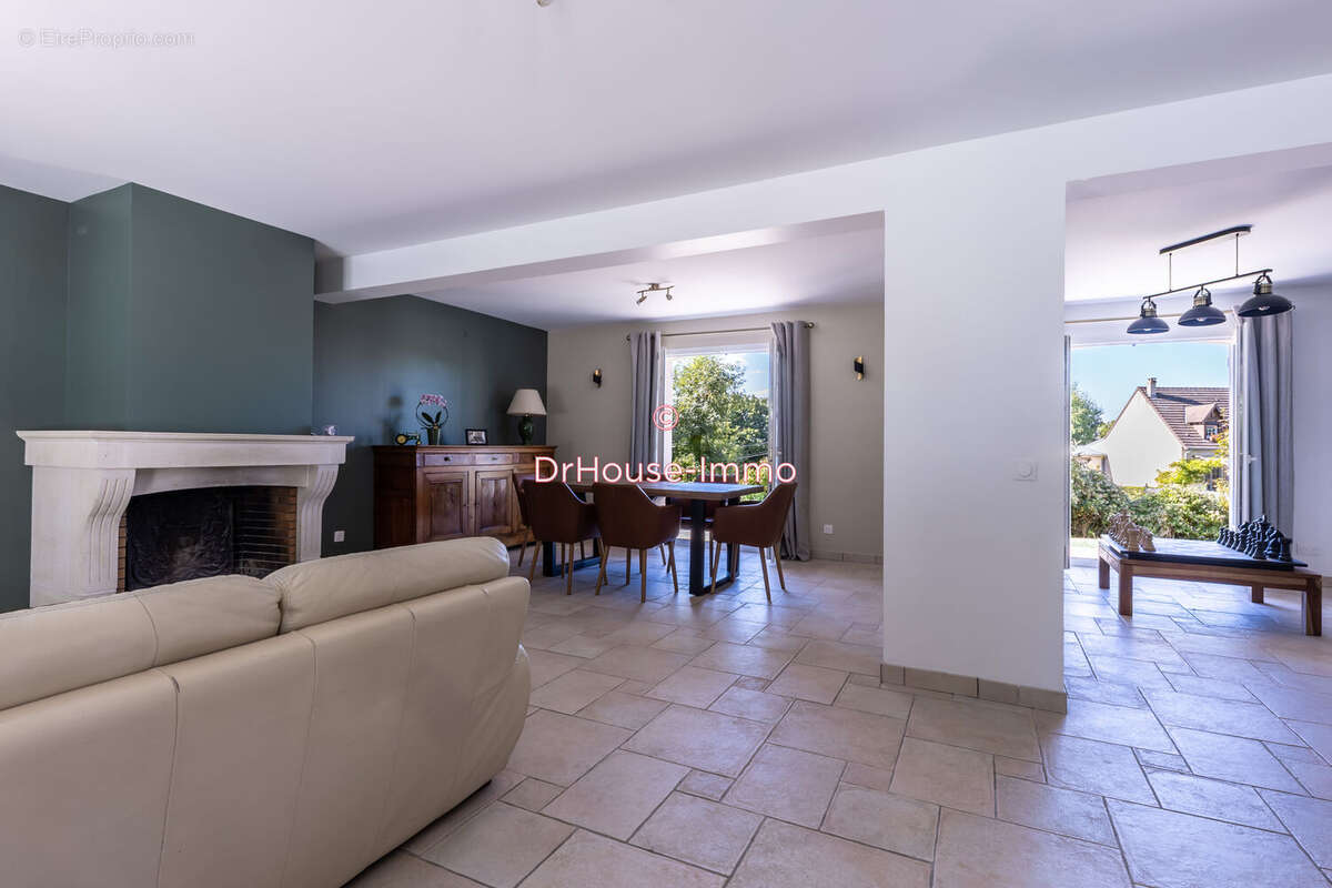 Maison à PRUNAY-LE-TEMPLE