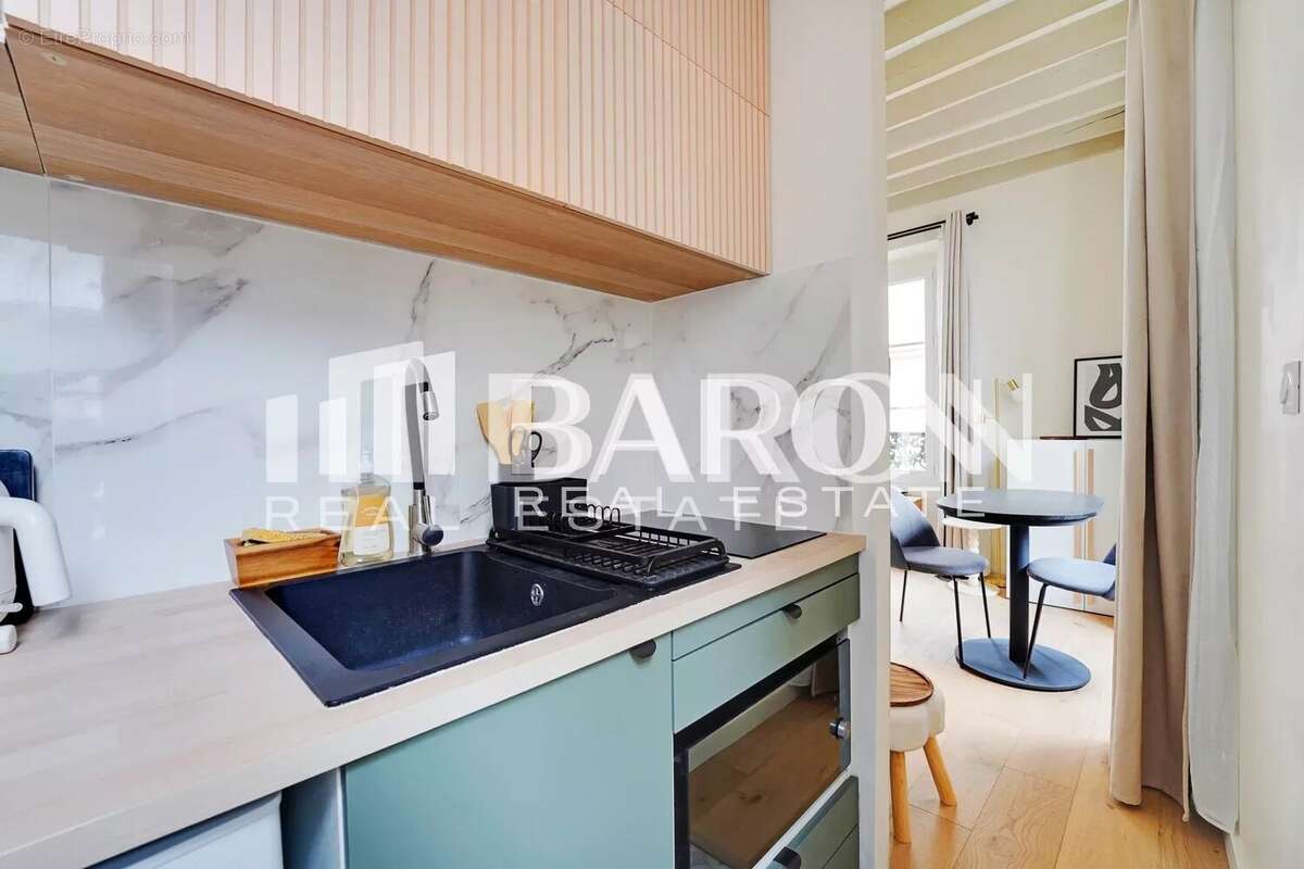Appartement à PARIS-3E