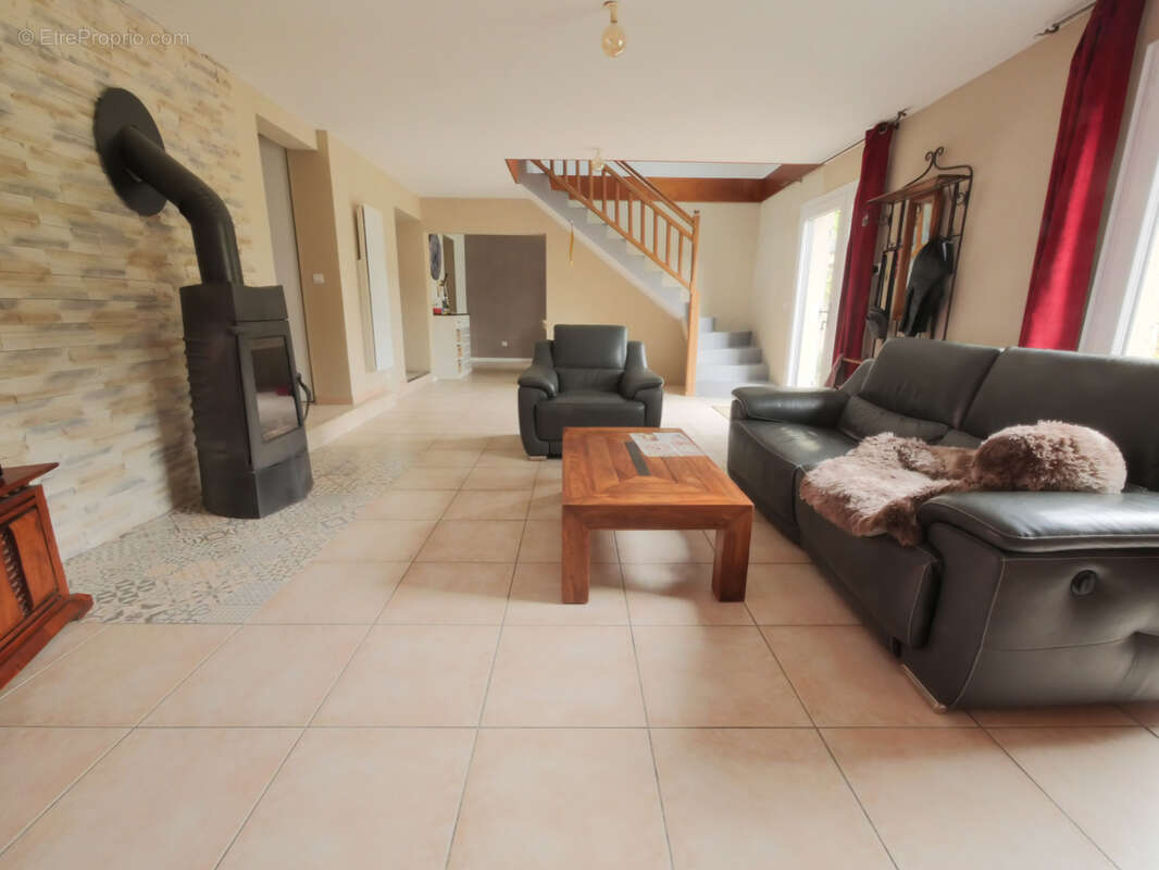 Maison à BERCHERES-SUR-VESGRE