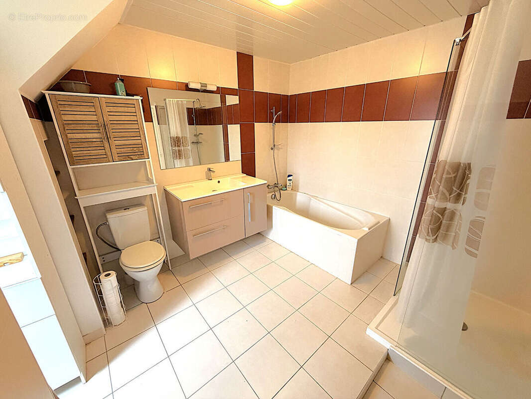 Maison à LA CHAPELLE-EN-SERVAL