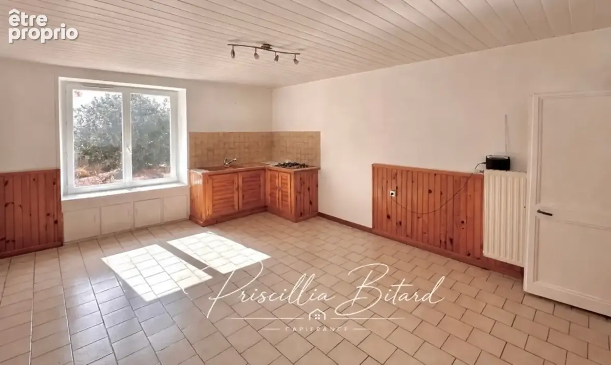 Maison à rénover avec grandes dépendances. Fort potentiel - photo 2