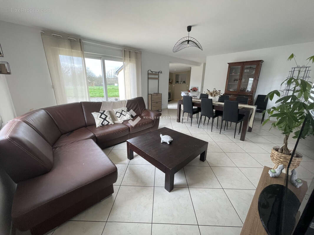 Maison 100 m² à Yffiniac  - photo 2
