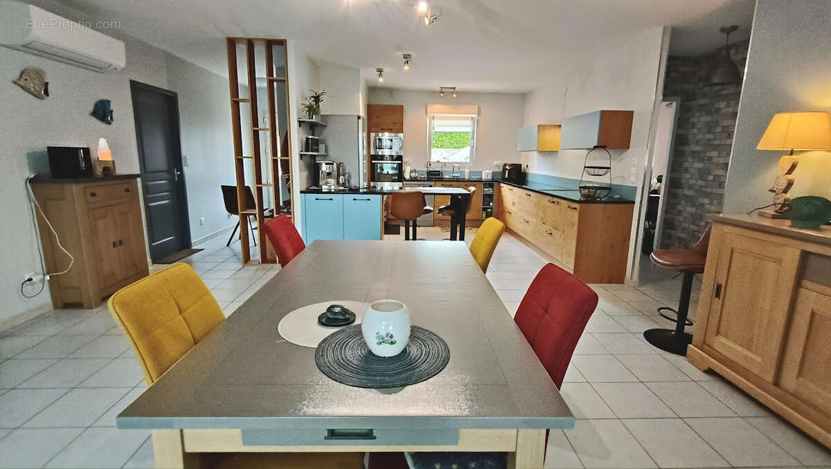 Maison à SAINT-MARTIAL-DE-MIRAMBEAU