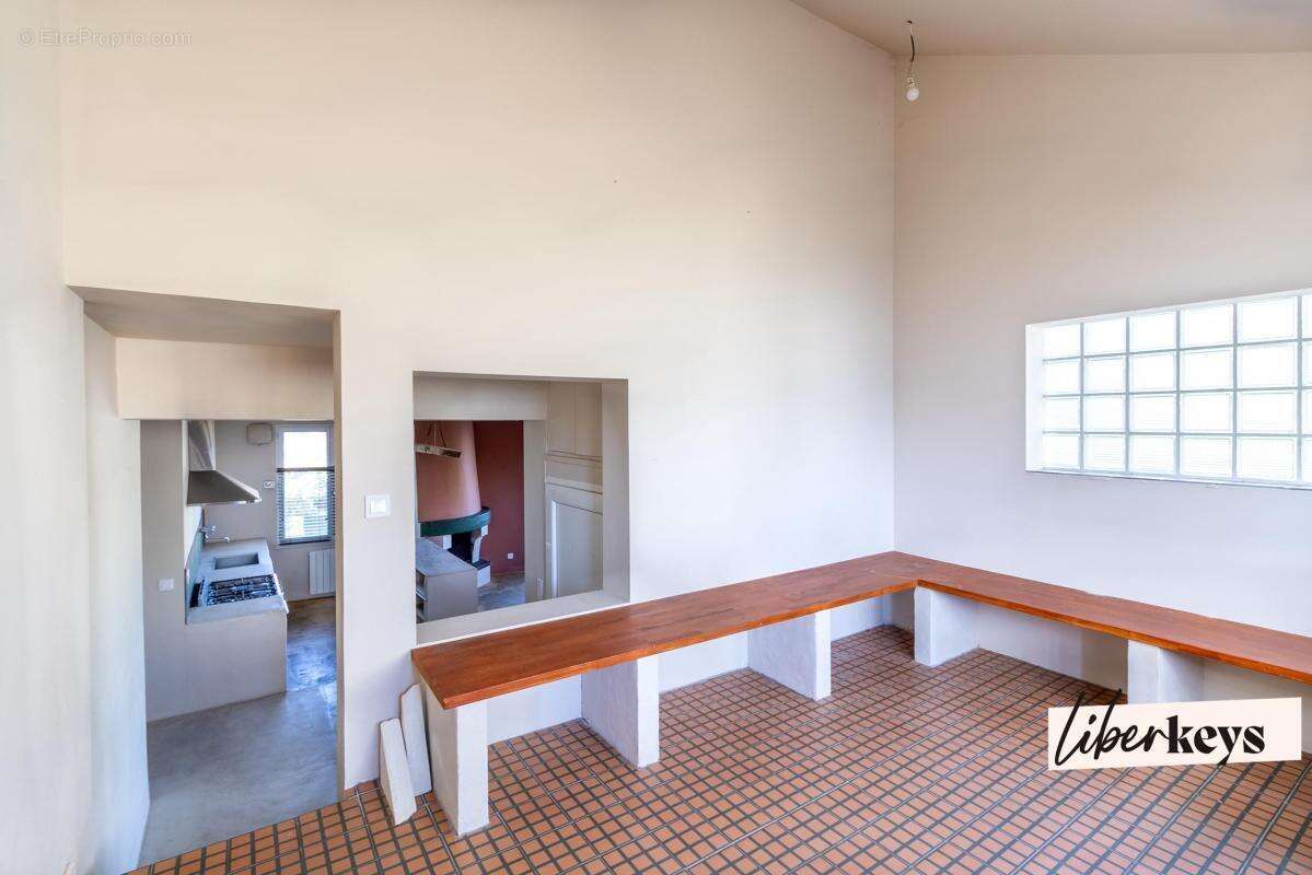 Appartement duplex à l'esprit maison avec terrasse de 40 m² et studio indépendant – Hyères Godillot - photo 4