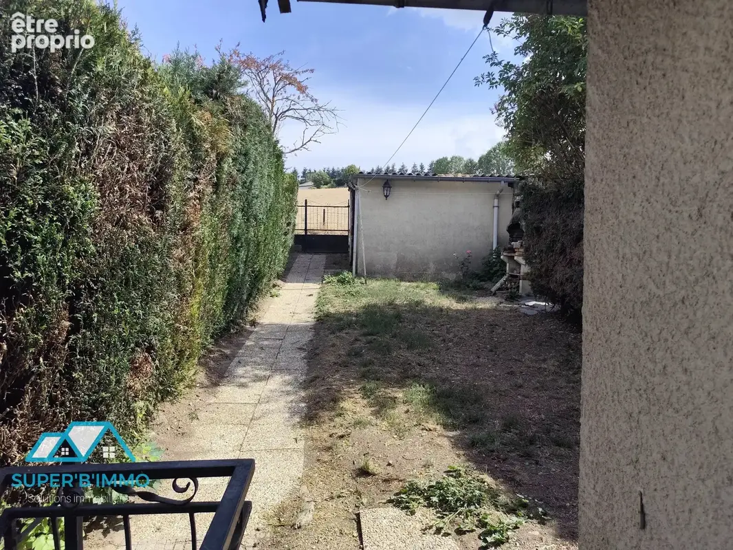 MAISON - 140 m2 - Terrain et dépendance - photo 15
