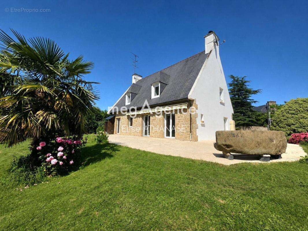 Maison à FOUGERES