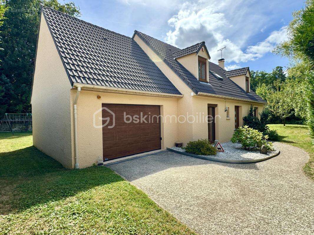 Maison à CHAUCONIN-NEUFMONTIERS