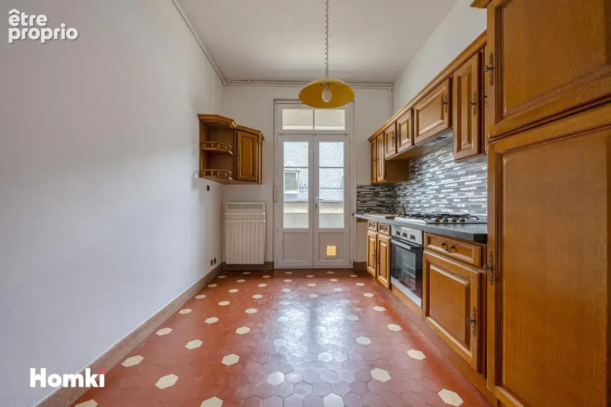 Chambéry – T3 de caractère avec balcon, vue dégagée, cave et grenier, centre ville, quartier Carré Curial - photo 7