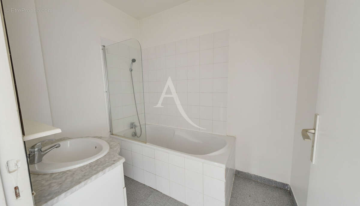 Appartement à SAINT-MAUR-DES-FOSSES