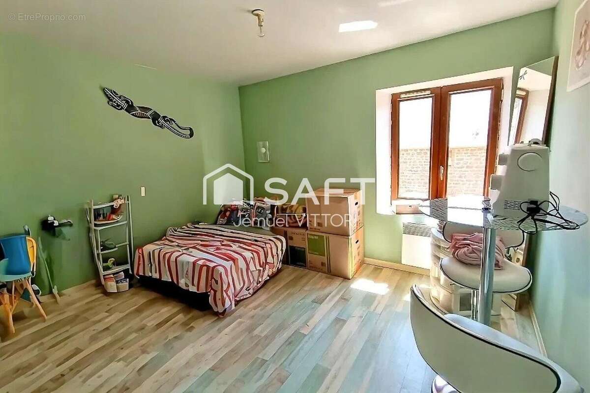 Maison 90 m² à Saint-Denis-De-Gastines  - photo 7