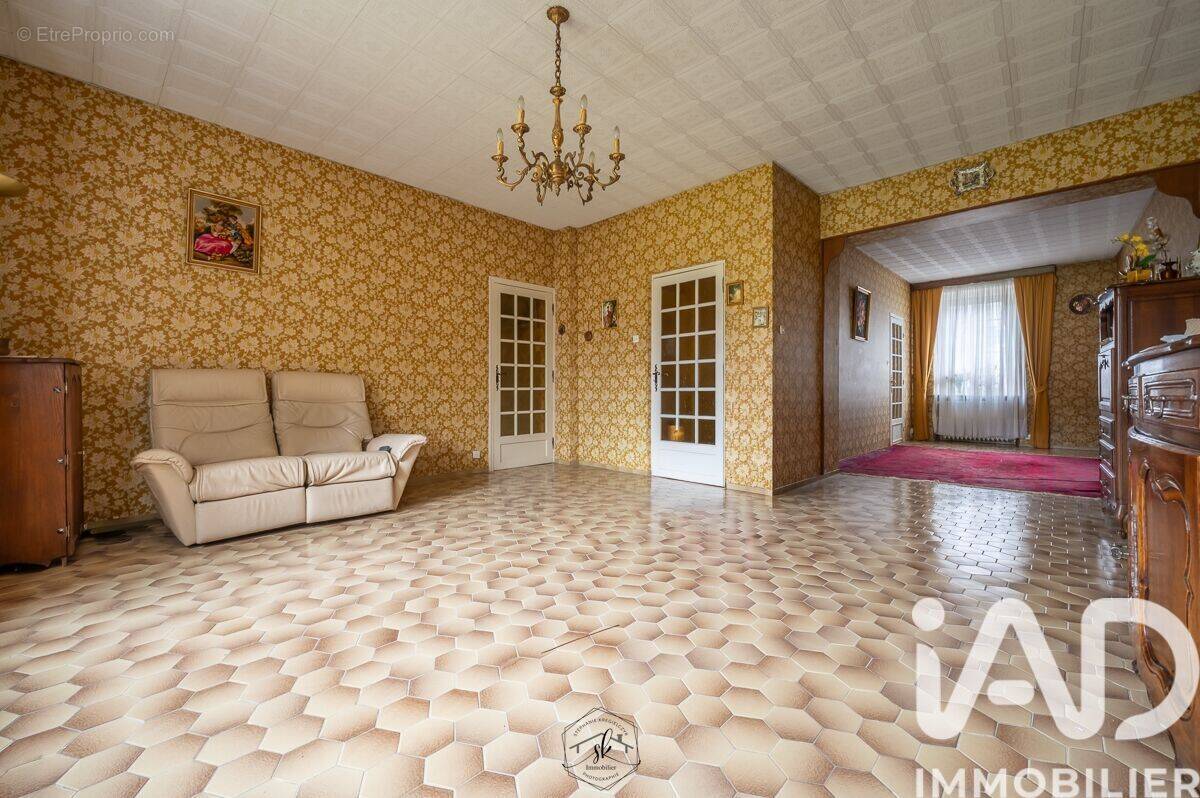 Photo 1 - Maison à CRUSNES