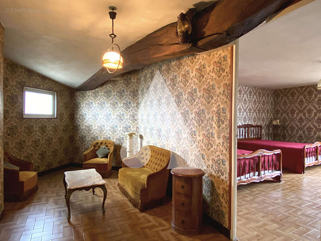 Maison à SAINT-SEURIN-SUR-L'ISLE