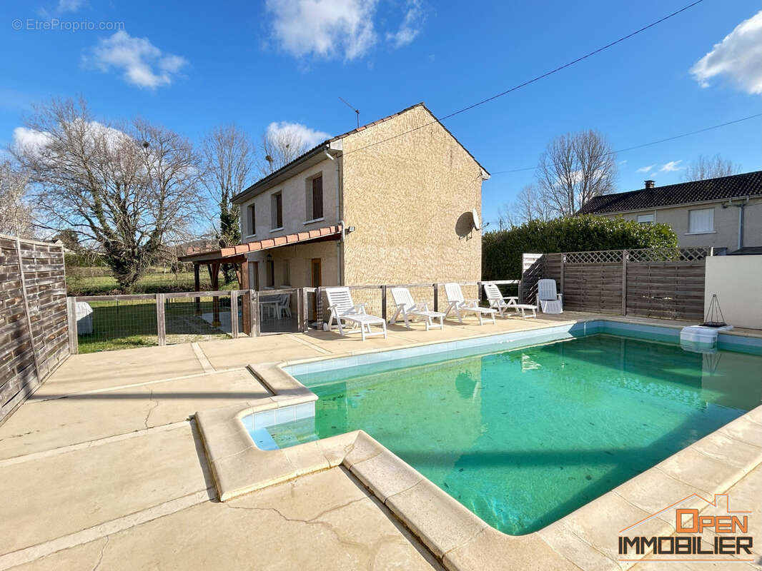 Maison à SAINT-JULIEN-DE-LAMPON