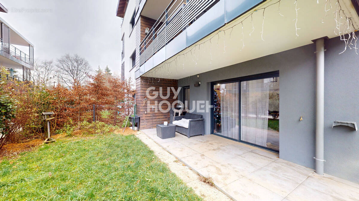 Appartement à POISY