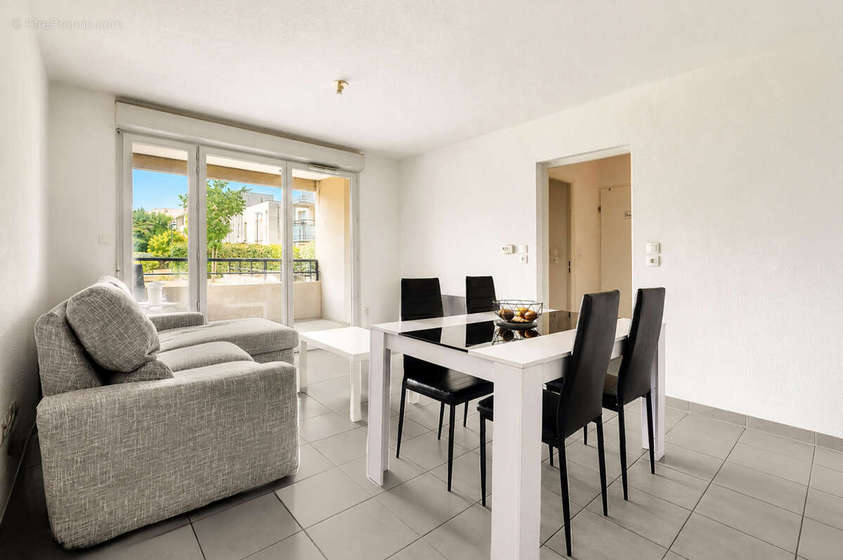 En exclusivité !  Appartement T2 de 40,40 m2, en rez-de-chaussée, dans le quartier Grand Selve. - photo 2