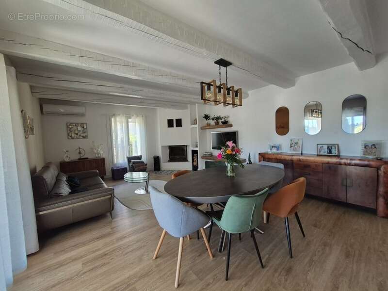 Maison à SOLLIES-TOUCAS