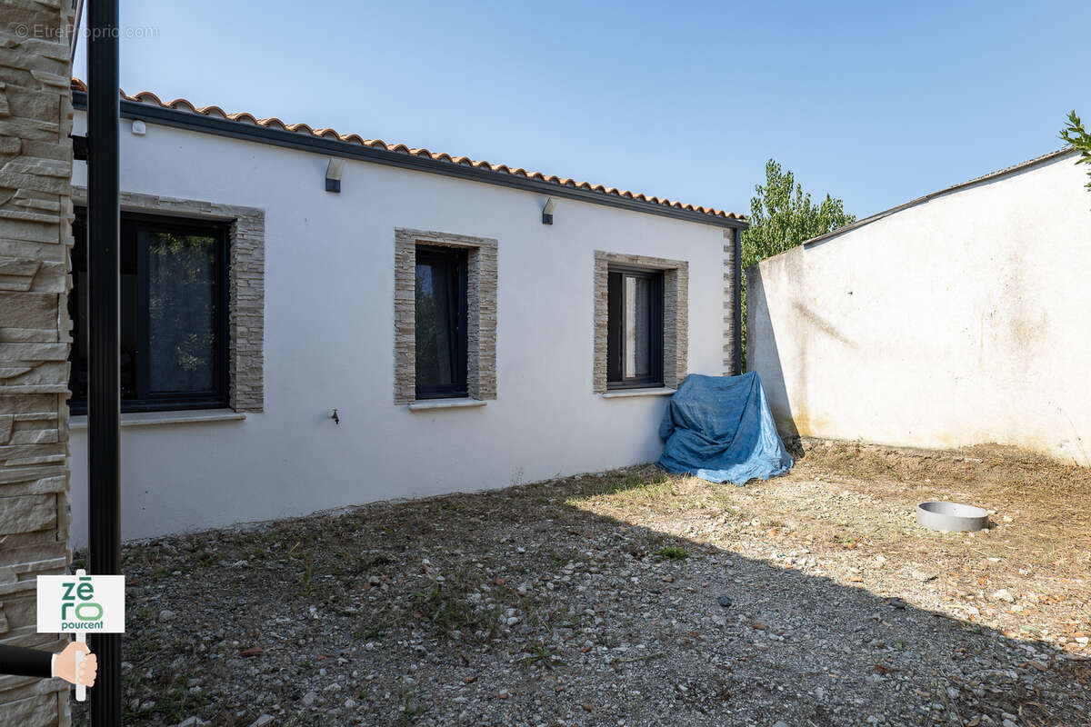Maison à CHAMPAGNE-LES-MARAIS