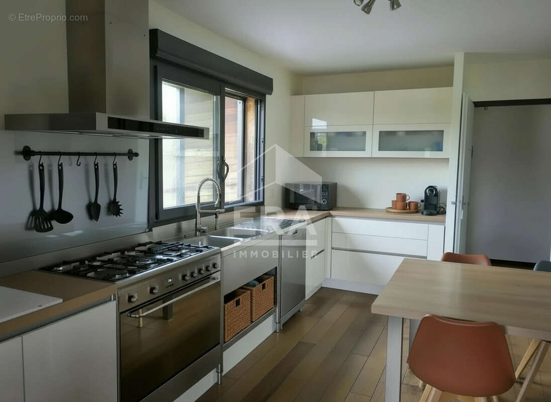 Maison à SAINT-SEURIN-SUR-L'ISLE