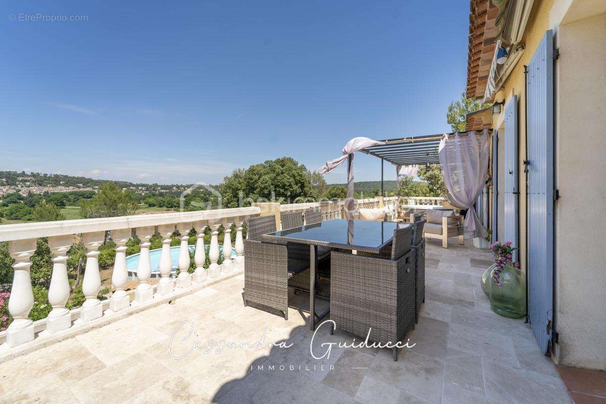 Superbe villa avec vue panoramique et appartement T2 indépendant - photo 8