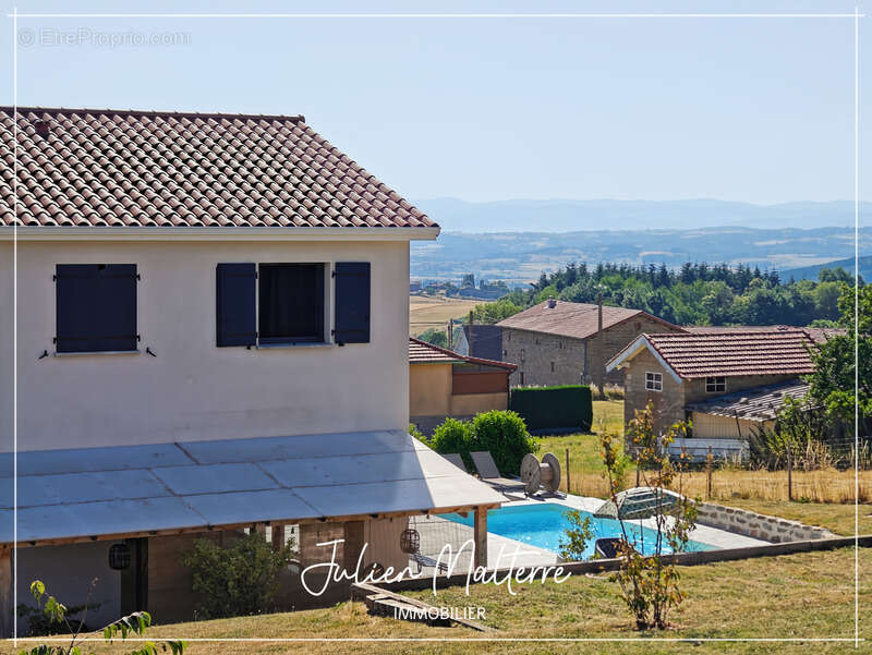 Maison récente de 170 m² sur 2100 m² de terrain préservés, 7 pièces, 5 chambres dont dressing, garage de 85 m² à MAROLS (42) - photo 19