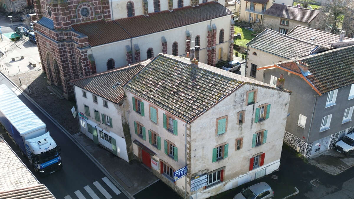 A VENDRE Ancien hôtel à fort potentiel   Emplacement stratégique RN102 - photo 2