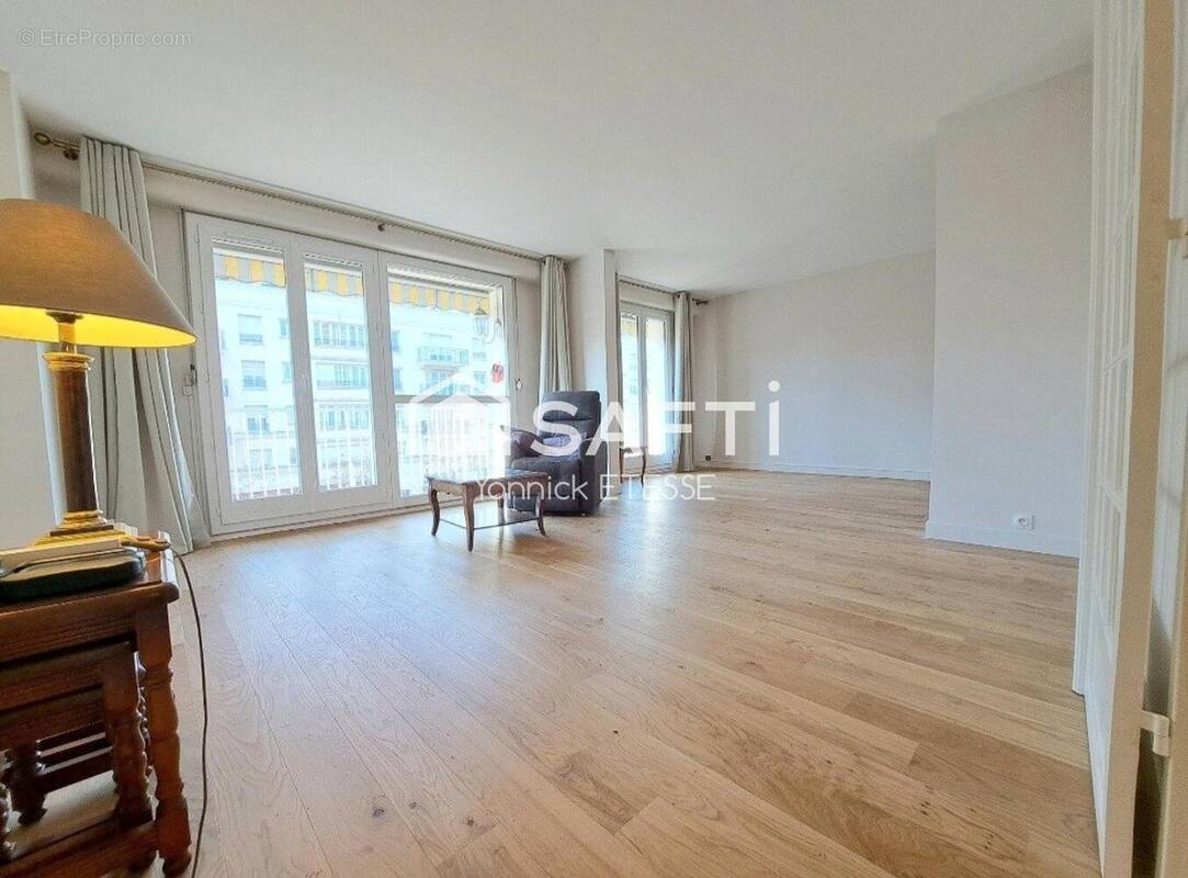 Photo 1 - Appartement à SAINT-GRATIEN